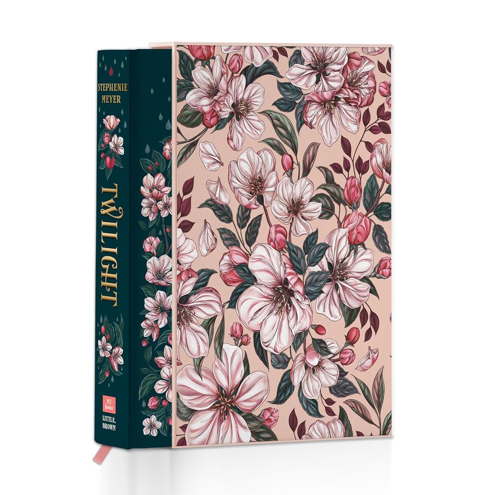 Twilight Deluxe Collector's Ed (Hardcover)