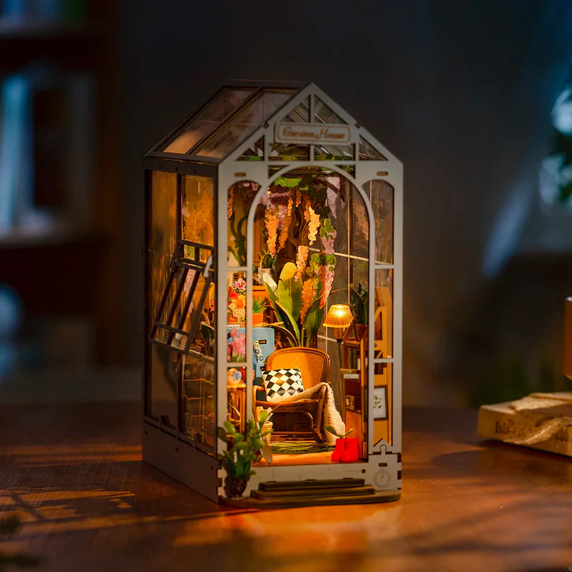 DIY Book Nook: Garden House 3D Puzzle