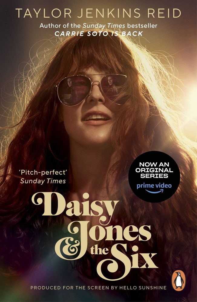 Daisy Jones And The Six: Film Tie-In (Paperback)
